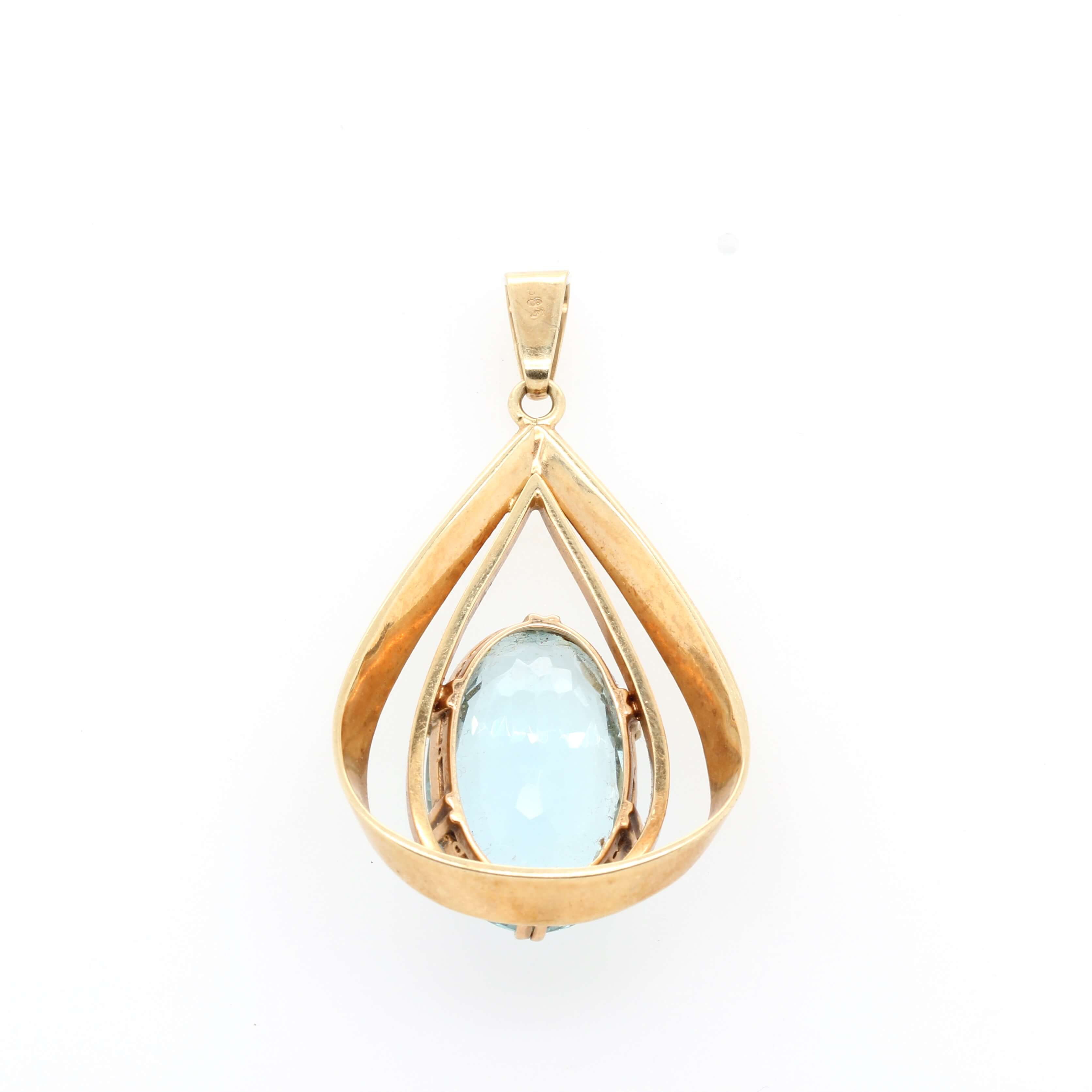 Aquamarine Pendant-Charlotte Sayers Antique Jewellery