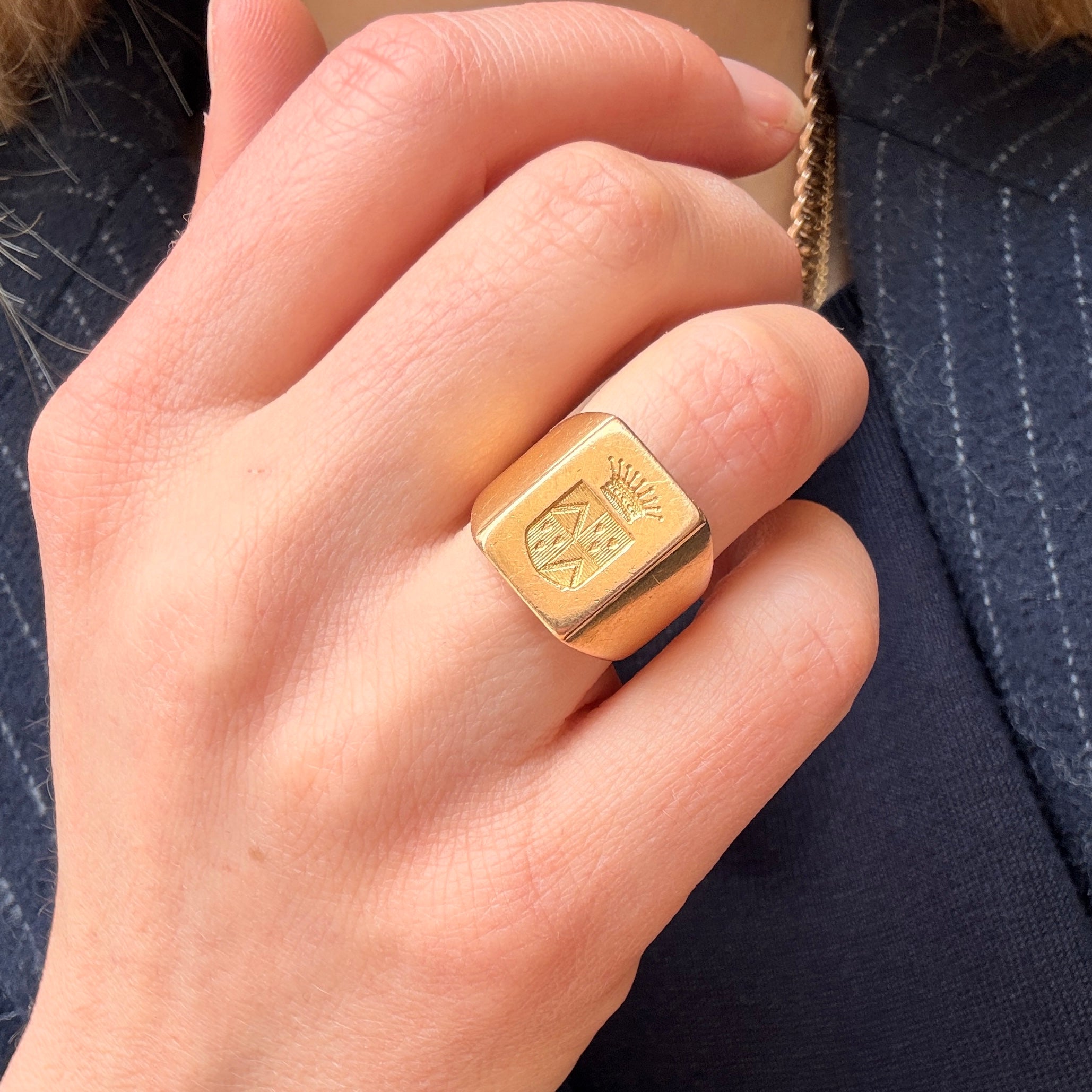 French 18ct Signet Ring-Charlotte Sayers Antique Jewellery
