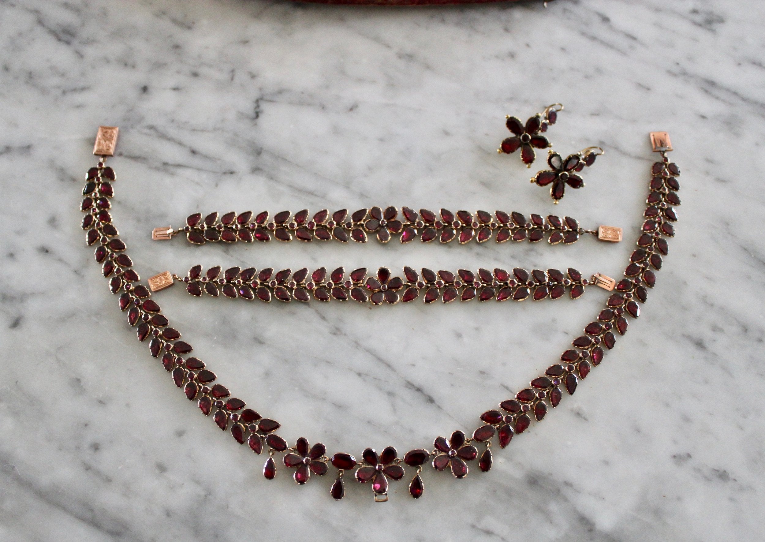 Georgian Fine Gold Garnet Suite-Charlotte Sayers Antique Jewellery