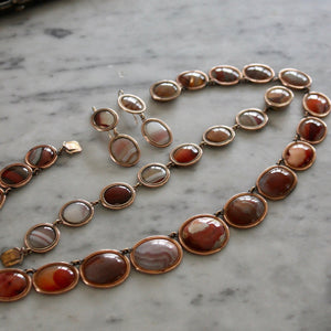 Early 19th Century Fine Gold Agate Suite
